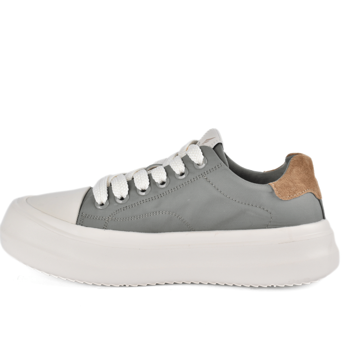 Lightweight casual sneakers with flexible soles
