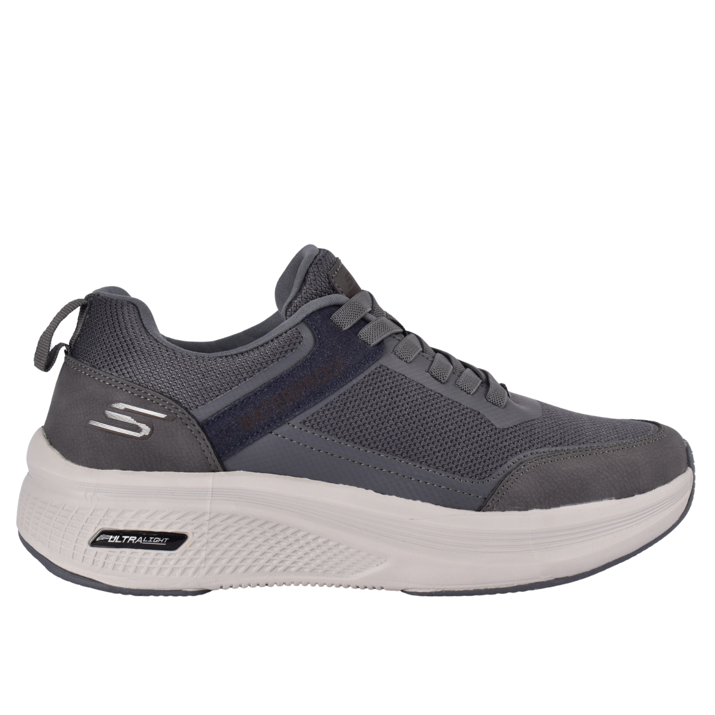 Men's sports shoes