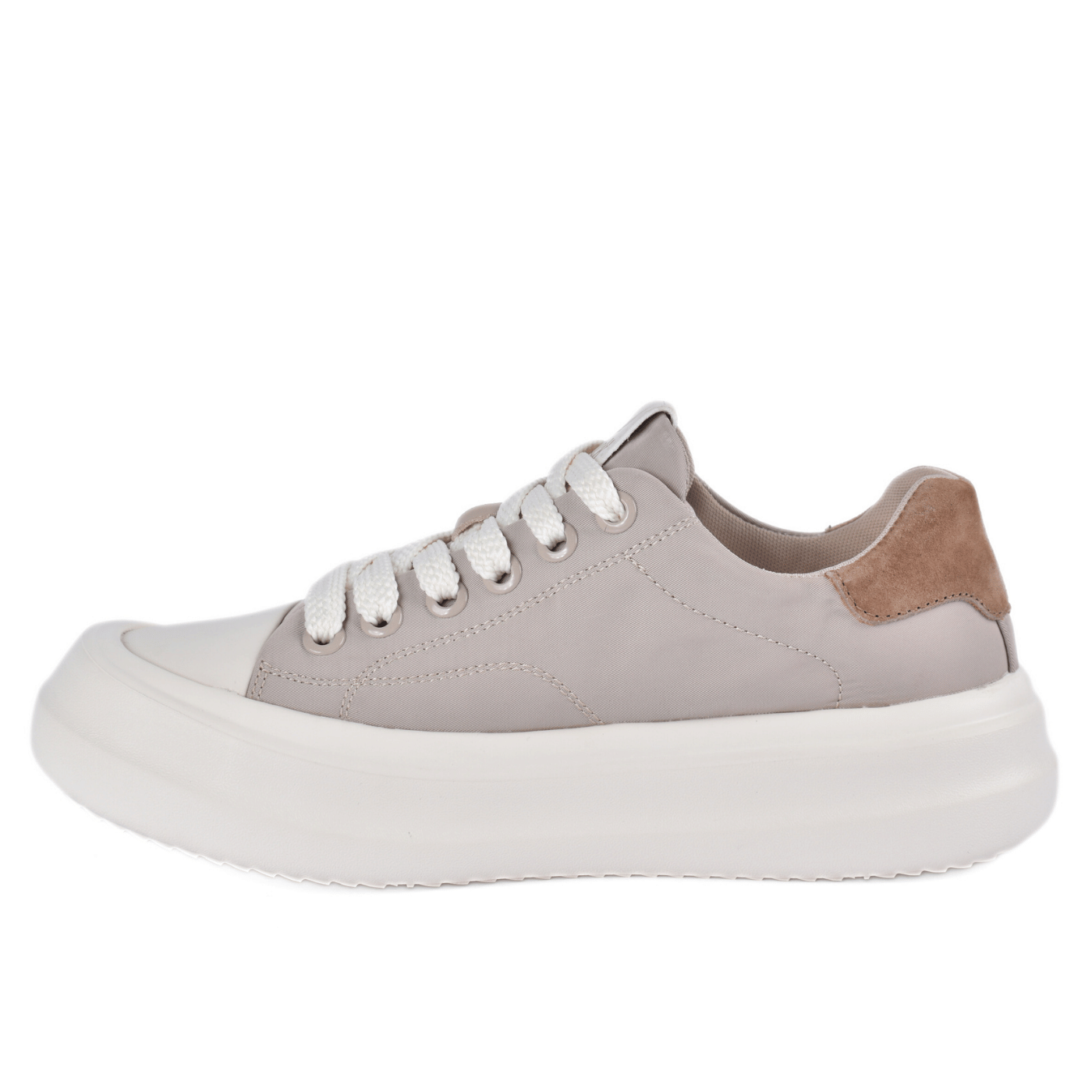 Lightweight casual sneakers with flexible soles